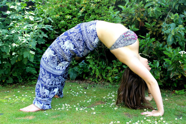 Yoga-pose-yoga-pants