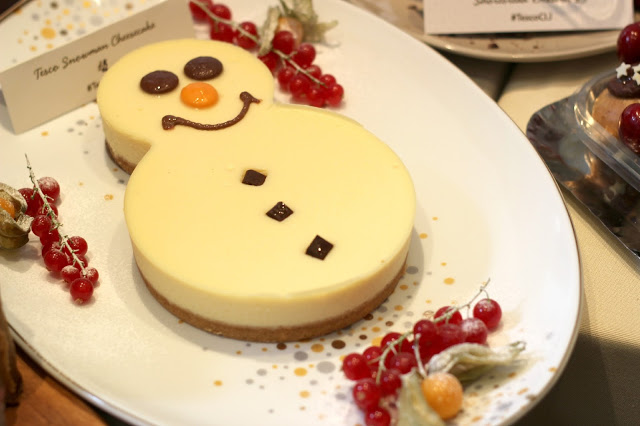 Snowman-cheesecake-Christmas