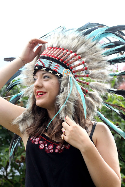 fun-festival-feathers