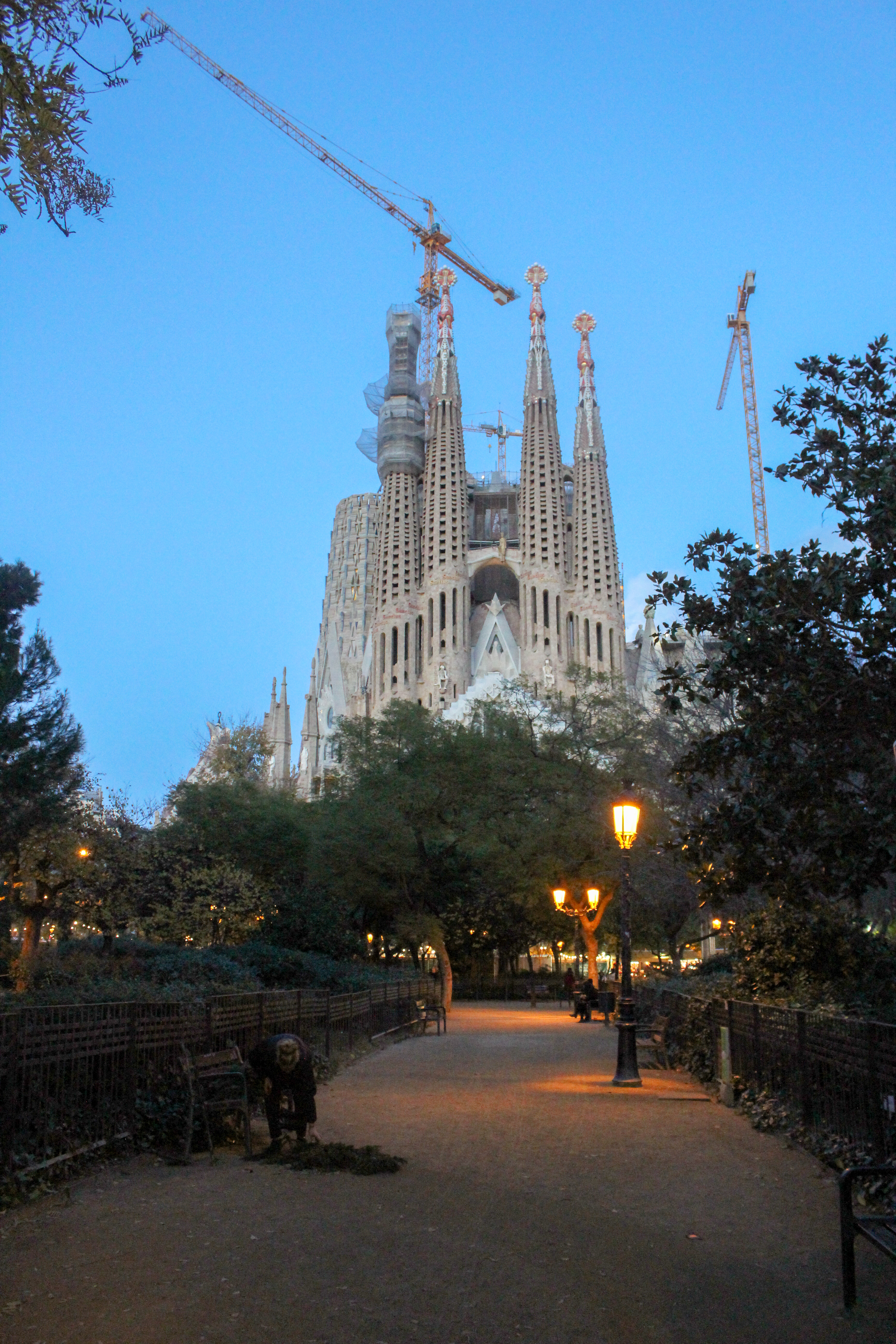 Sagrada-Familia-Night-Barcelona