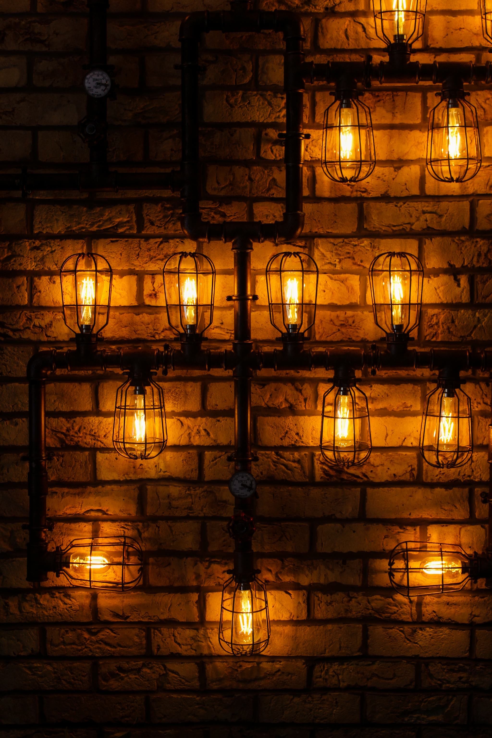 LUMA-Concept-Hotel-Hammersmith-lightbulbs