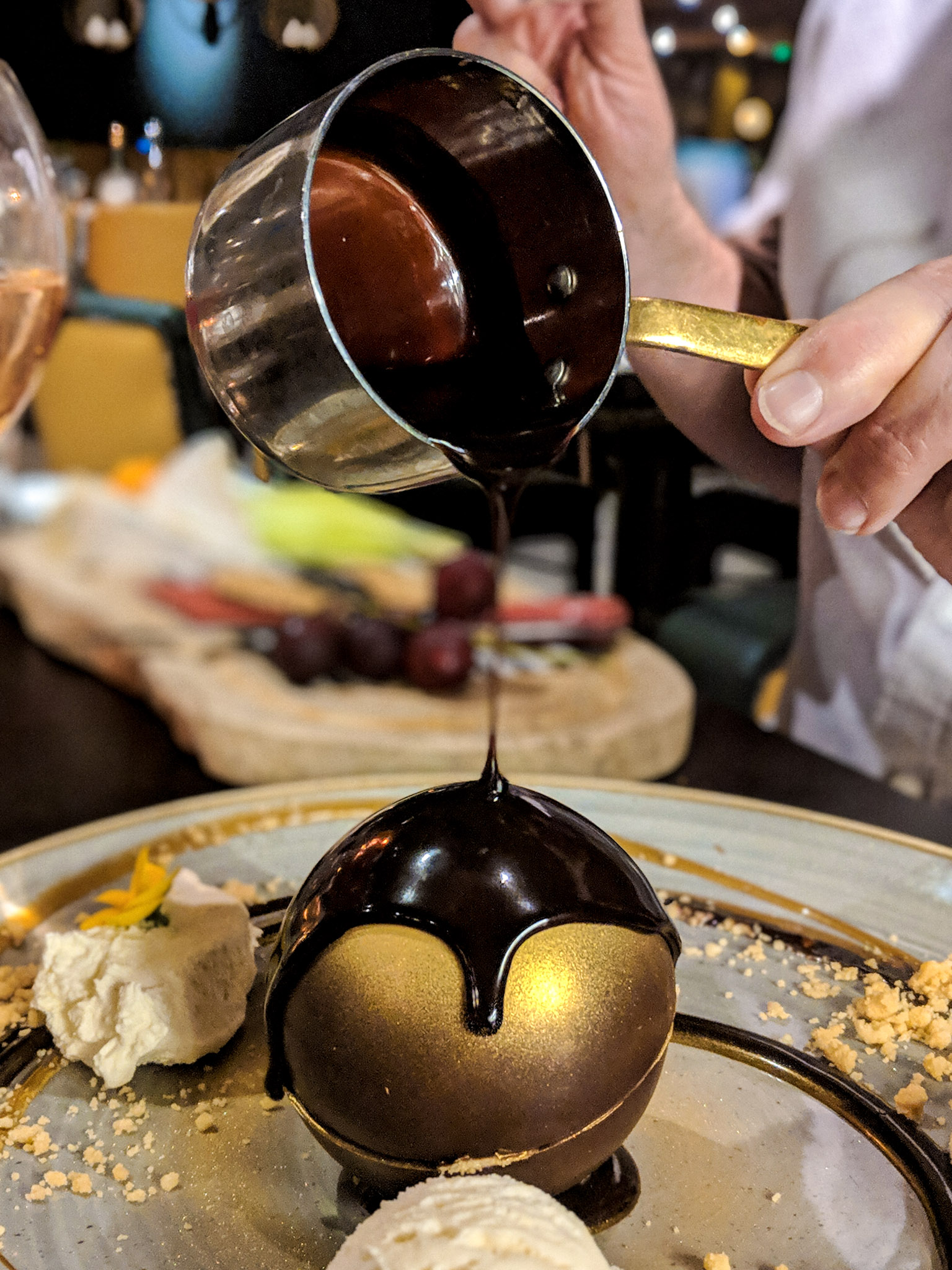 chocolate-bomb-the-green-man-trumpington